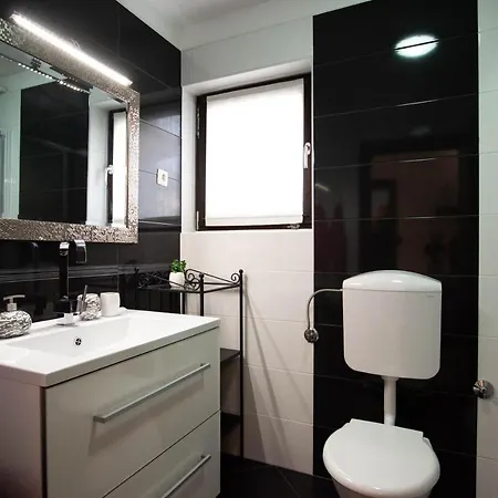 Ars Apartment
